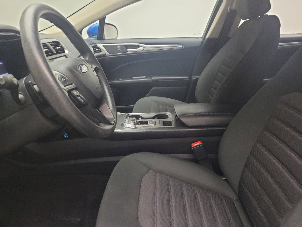 Used 2020 Ford Fusion SE image 17
