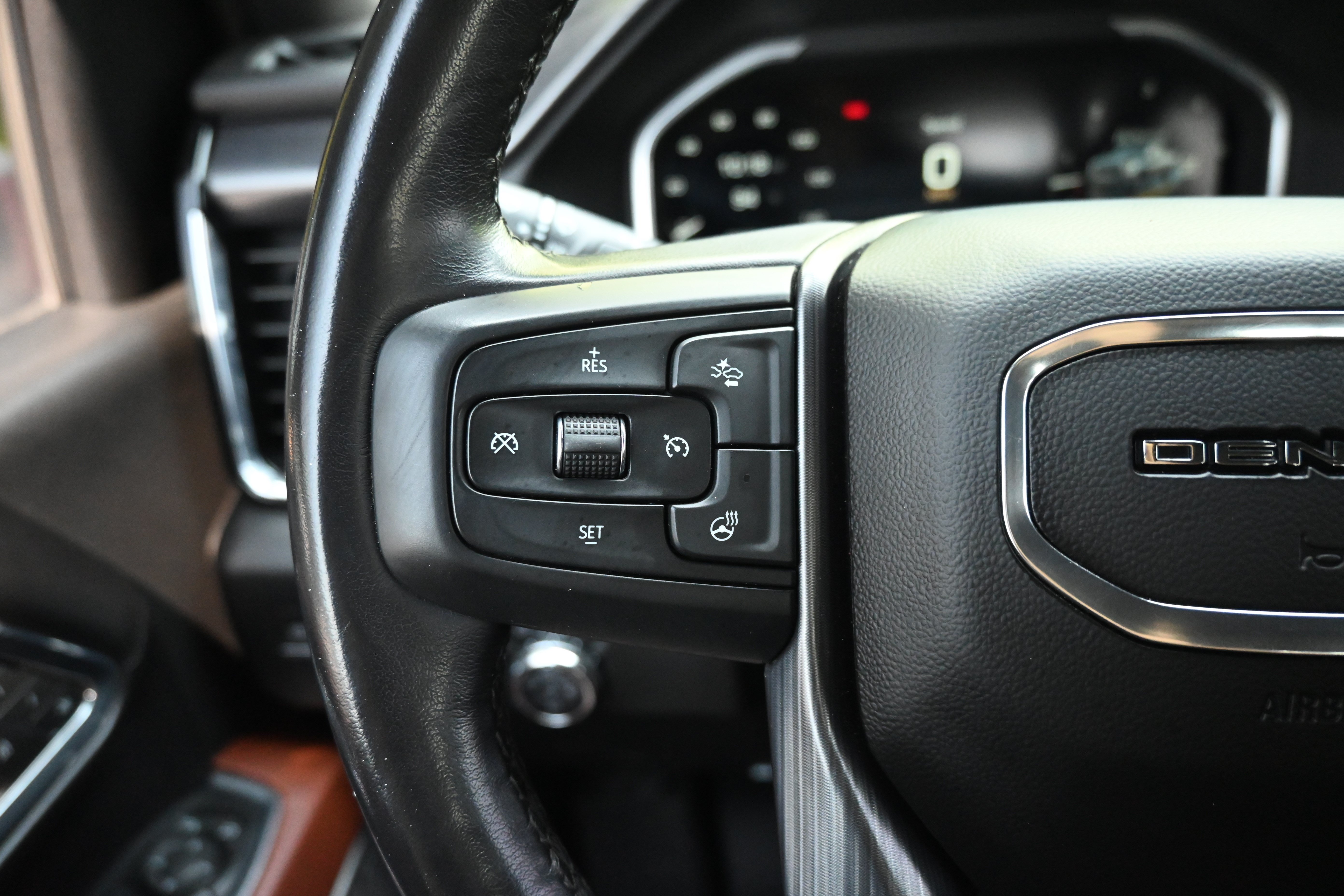 Used 2024 GMC Sierra 3500 Denali Ultimate AWD/4WD image 17