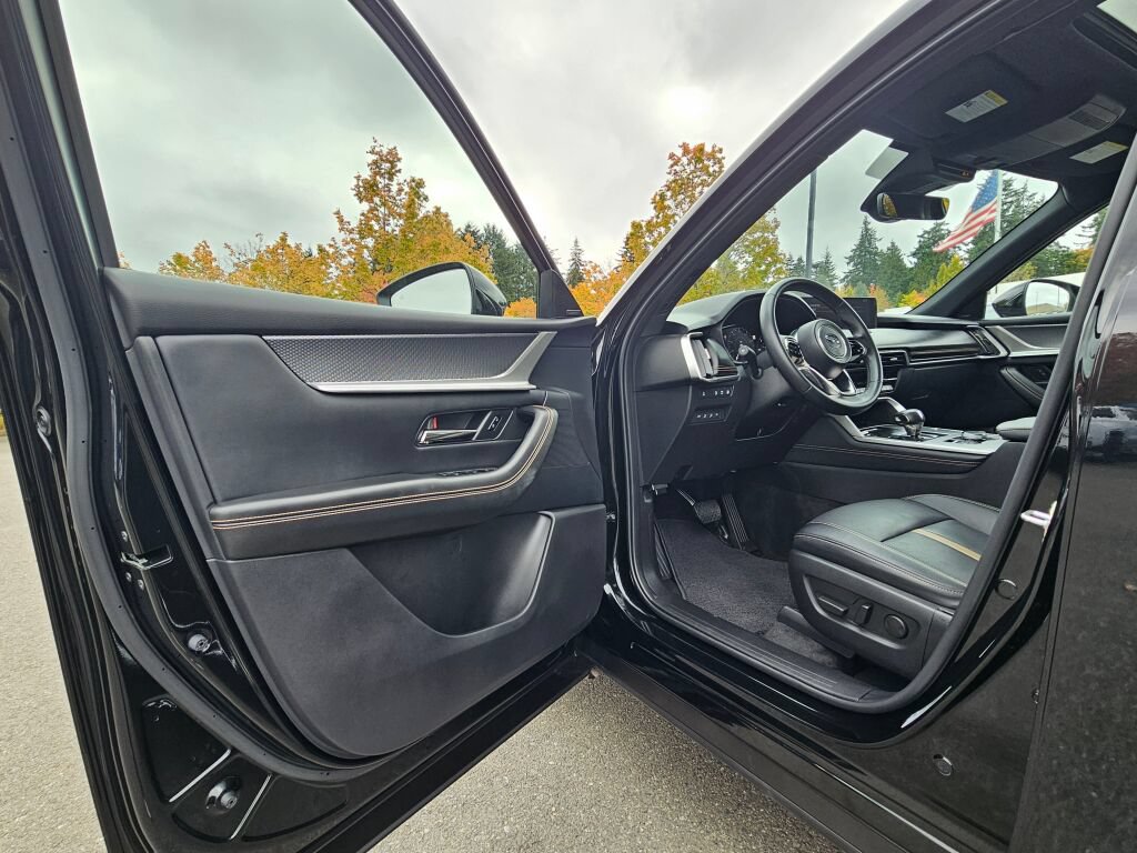 Certified 2025 MAZDA CX-90 Plug-In Hybrid w/ Premium Plus AWD/4WD image 24