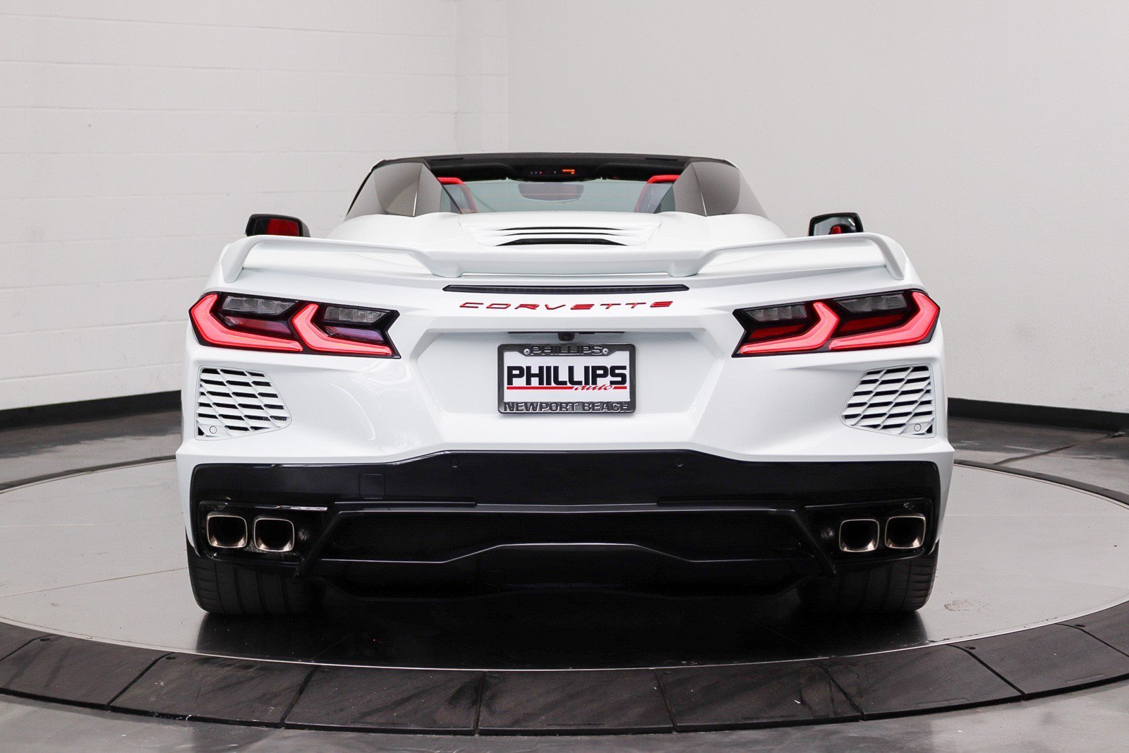 Used 2021 Chevrolet Corvette Stingray Premium Conv w/ Z51 Performance Package RWD image 17