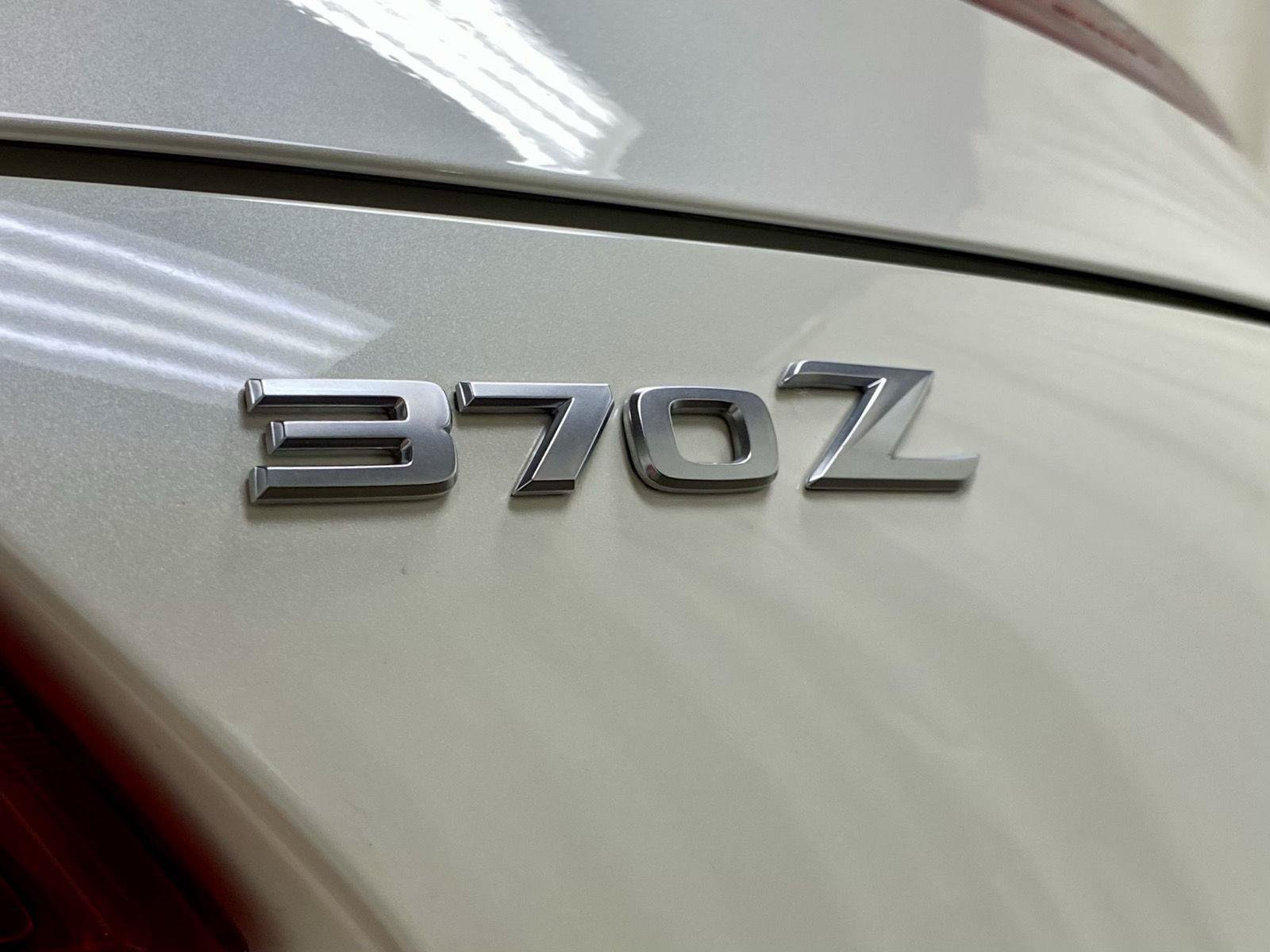 Used 2017 Nissan 370Z Touring Sport RWD image 27