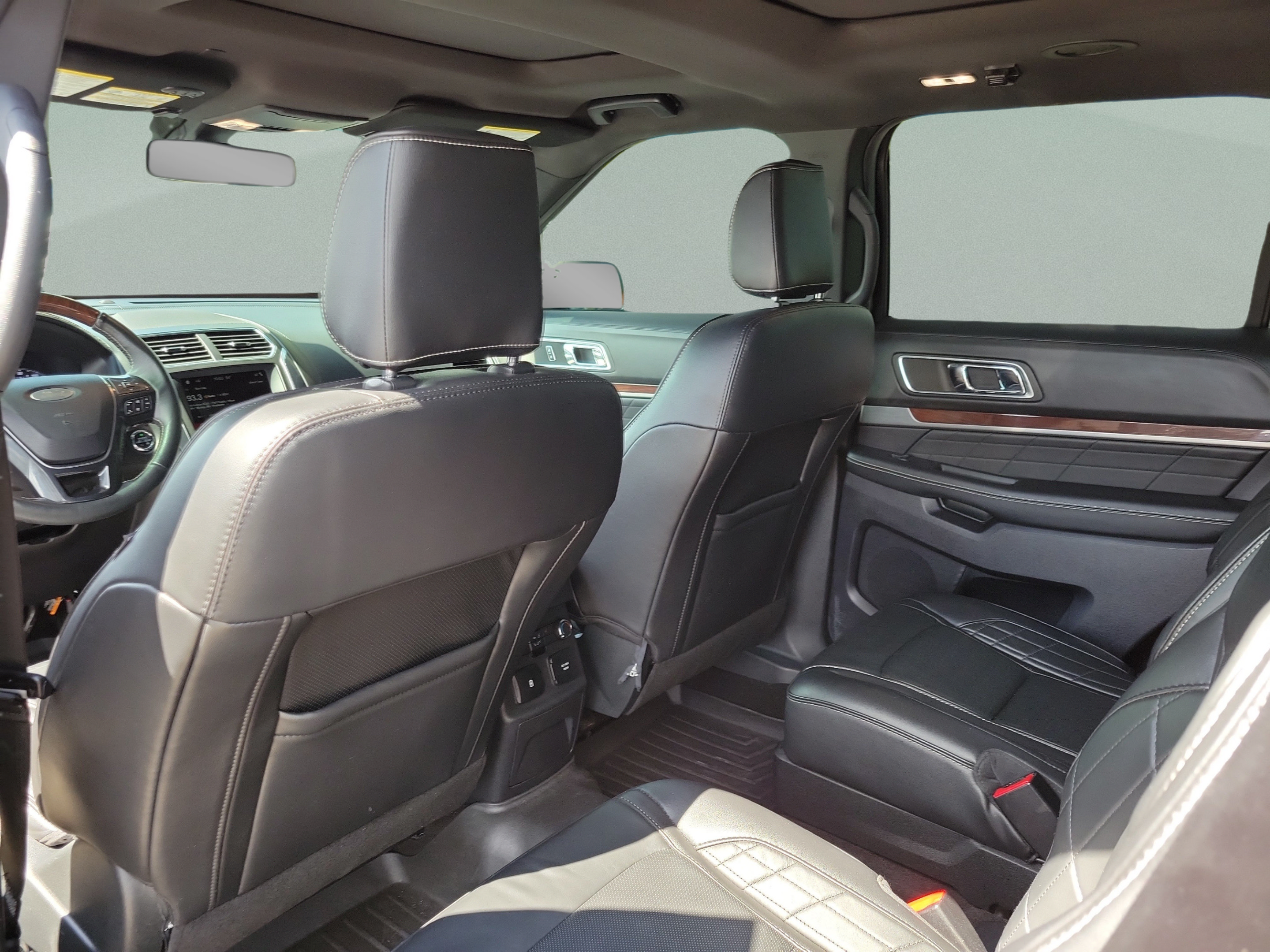 Used 2019 Ford Explorer Platinum AWD/4WD image 14