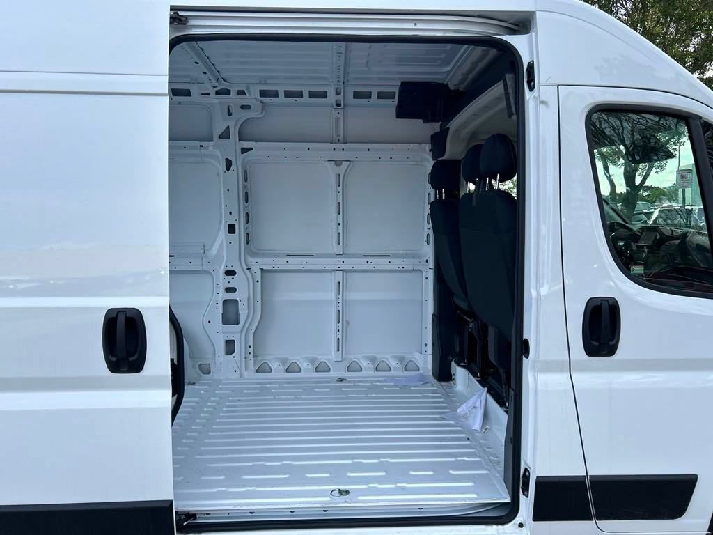New 2024 RAM ProMaster 2500 w/ Upfitter's Prep Package FWD image 22
