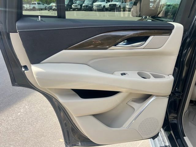 Used 2020 Cadillac Escalade Luxury w/ LPO, Radiant Package AWD/4WD image 18