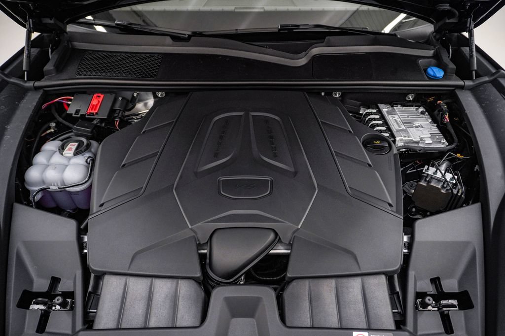 New 2026 Porsche Cayenne AWD/4WD image 29