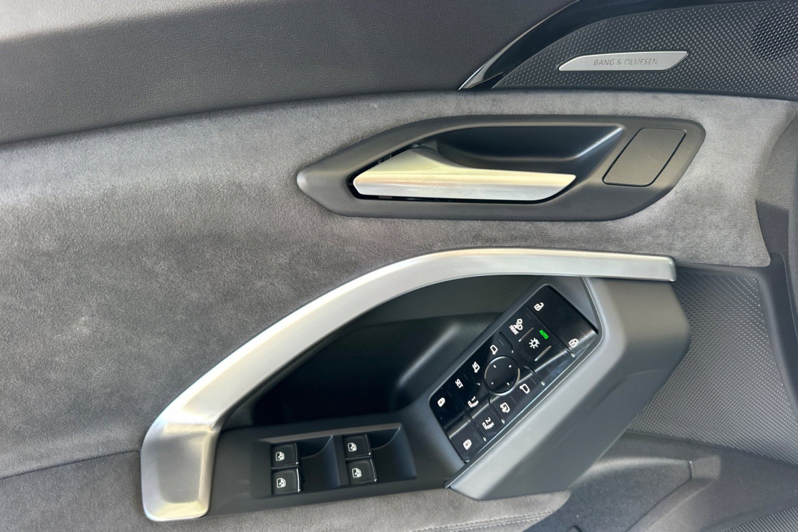 Used 2025 Audi SQ5 Premium Plus image 12