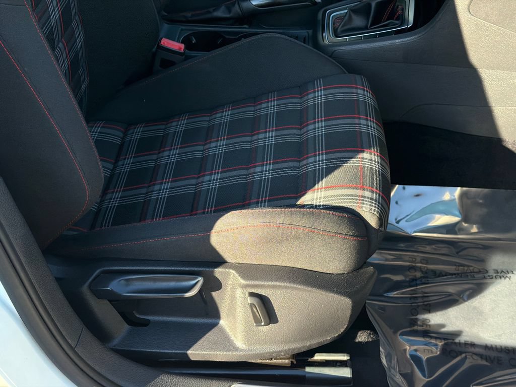 Used 2018 Volkswagen GTI SE FWD image 9