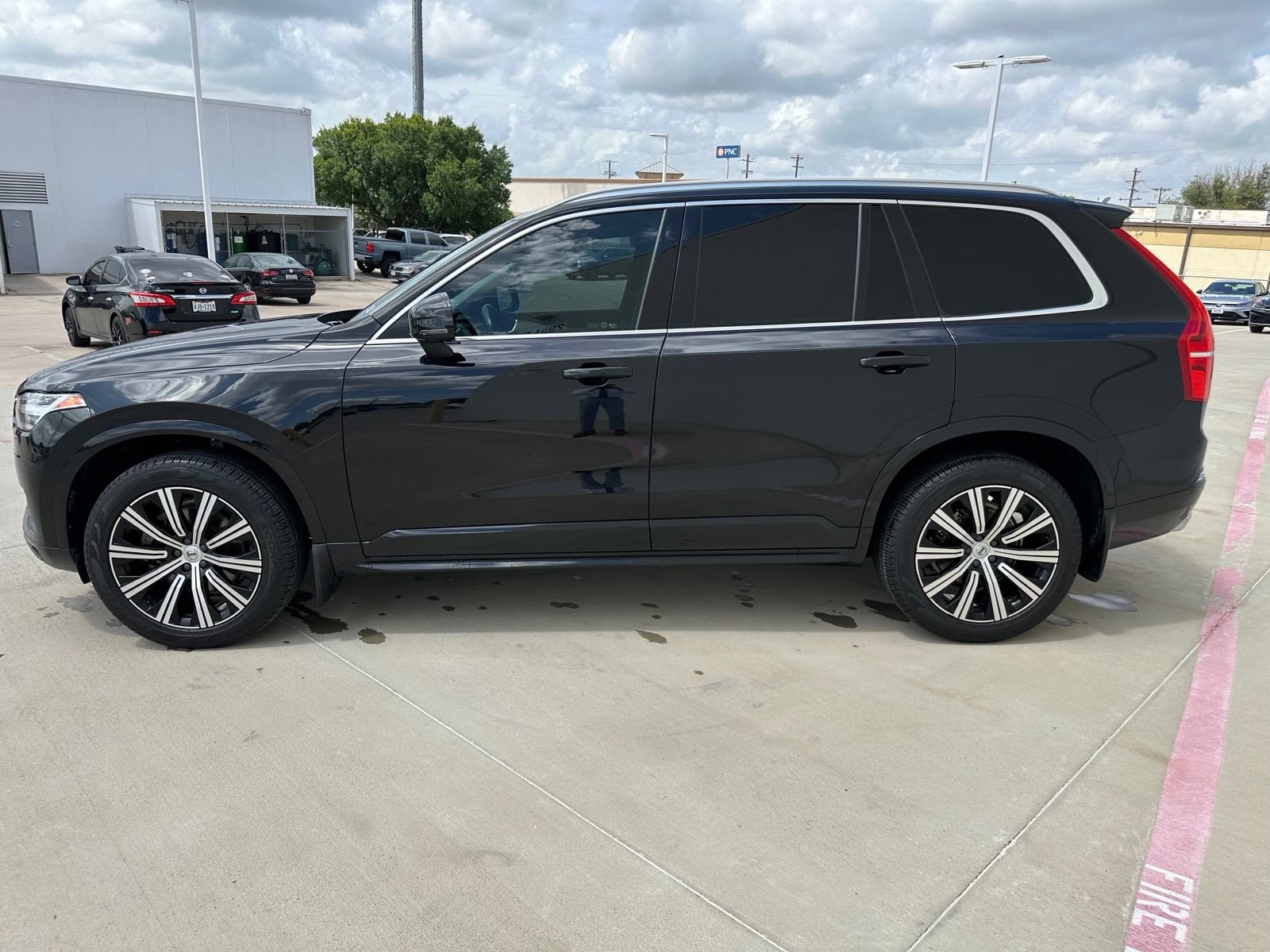 Used 2021 Volvo XC90 T5 Momentum FWD image 4