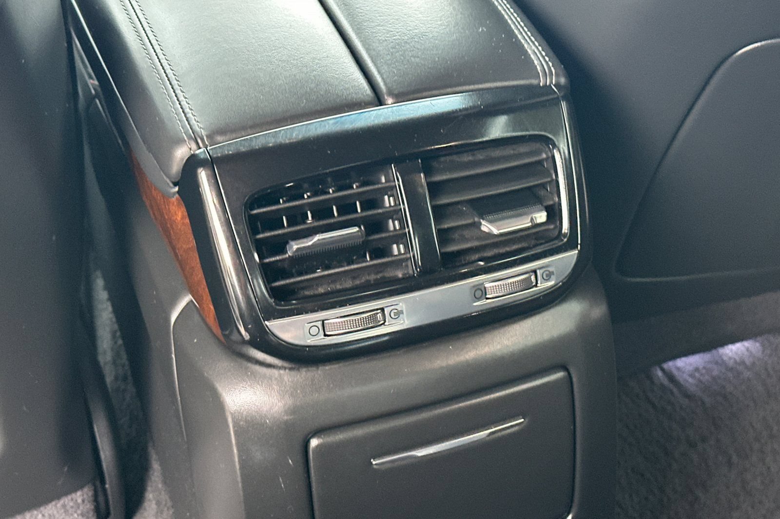 Used 2018 Genesis G90 5.0 Ultimate RWD image 14