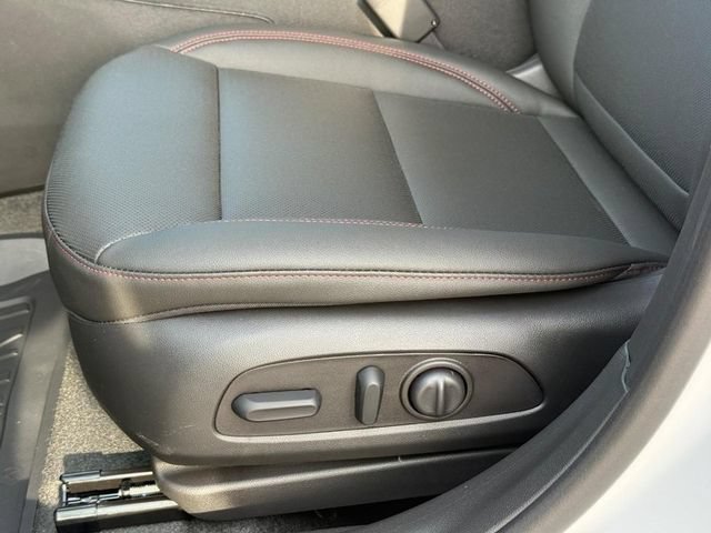New 2026 Chevrolet Trax RS w/ Sunroof Package FWD image 18