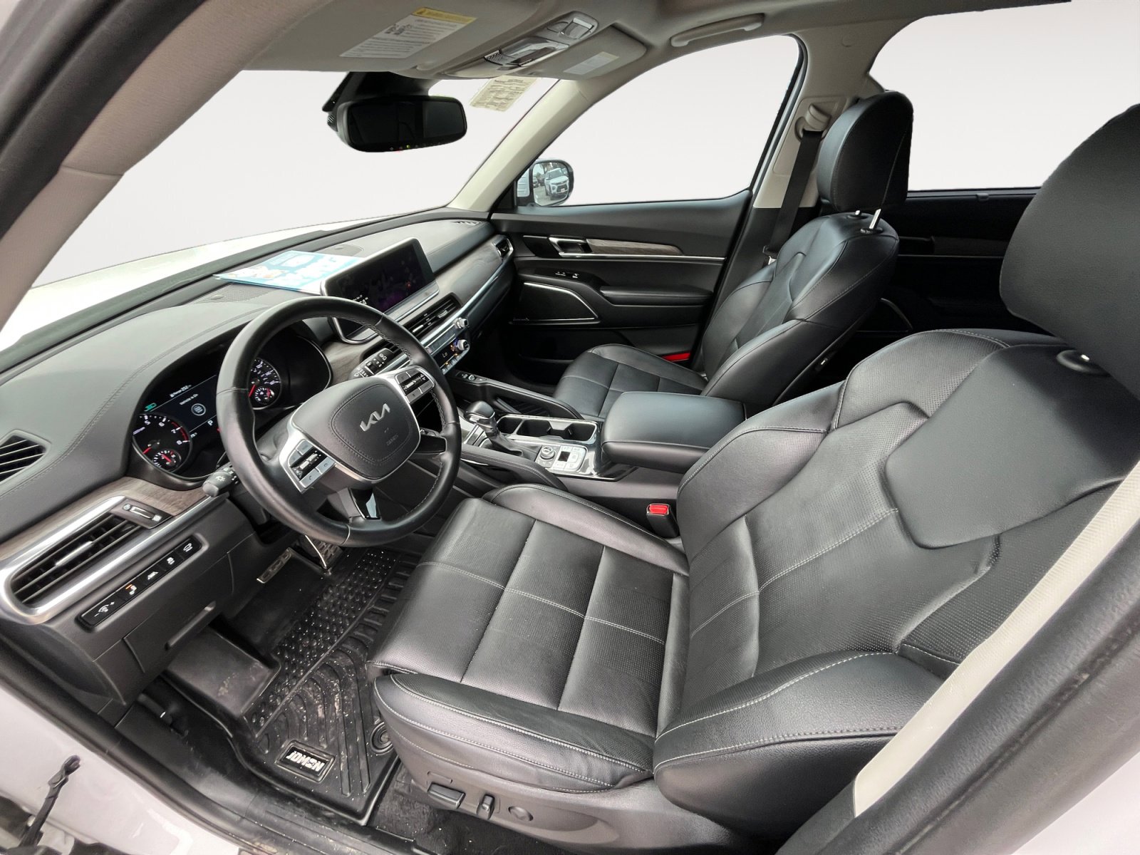 Used 2022 Kia Telluride SX w/ Nightfall Edition Package AWD/4WD image 17