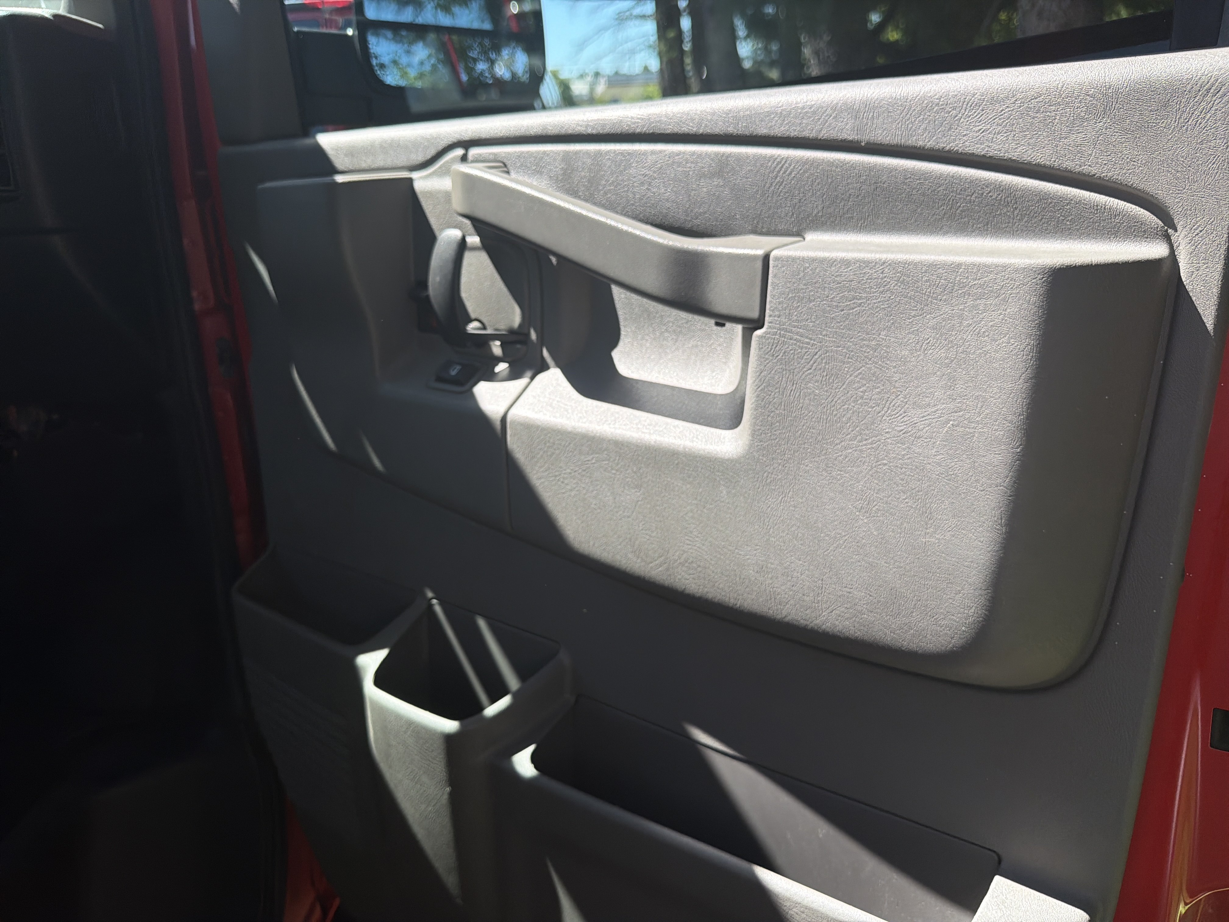 Used 2022 Chevrolet Express 3500 LS RWD image 13