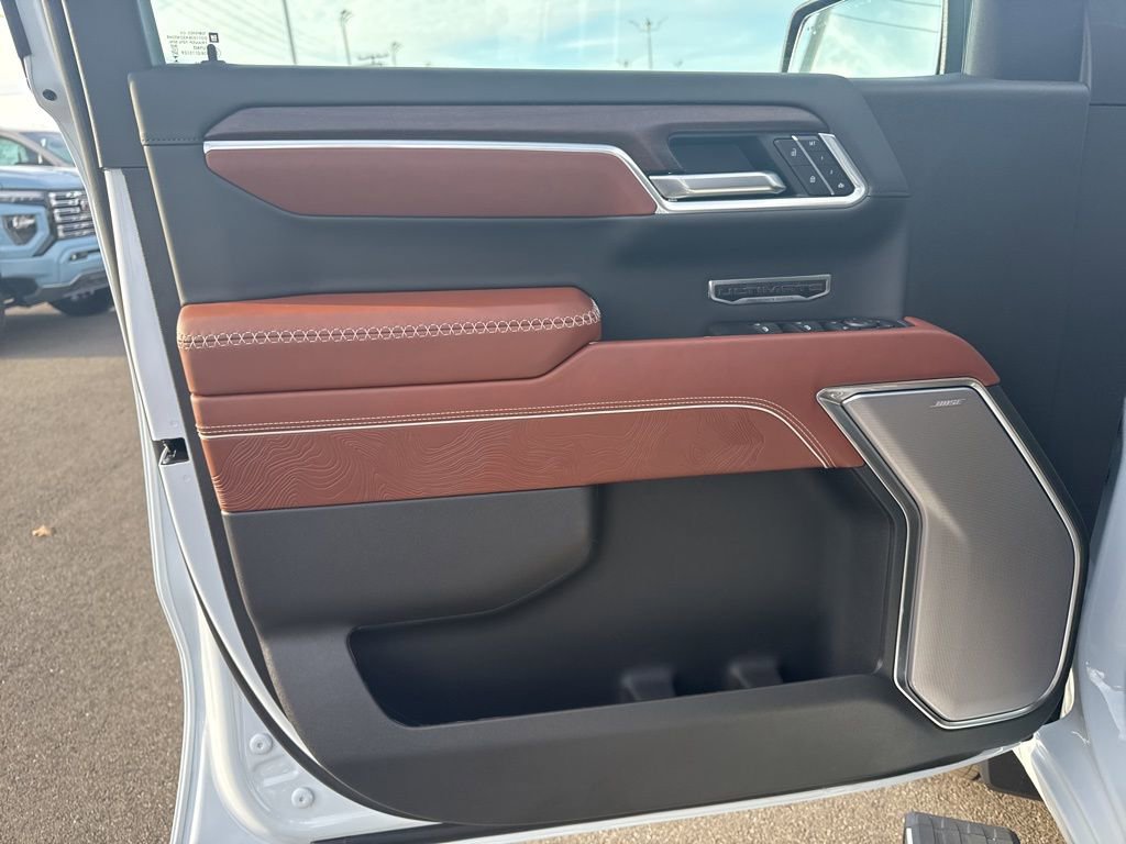 New 2026 GMC Sierra 1500 Denali Ultimate w/ LPO, Black Badging Package image 9