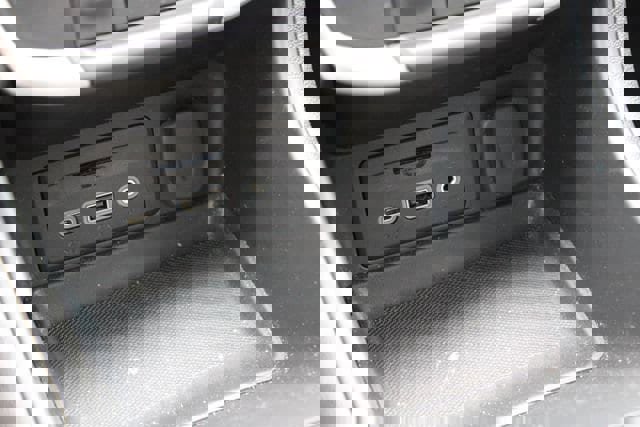 Used 2023 GMC Terrain SLT w/ Tech Package image 26