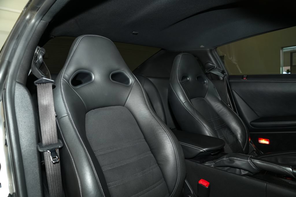 Used 2016 Nissan GT-R Premium AWD/4WD image 58