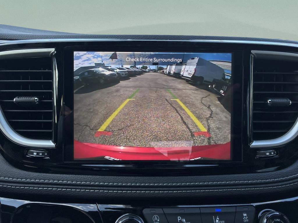 New 2026 Chrysler Pacifica Select FWD image 30