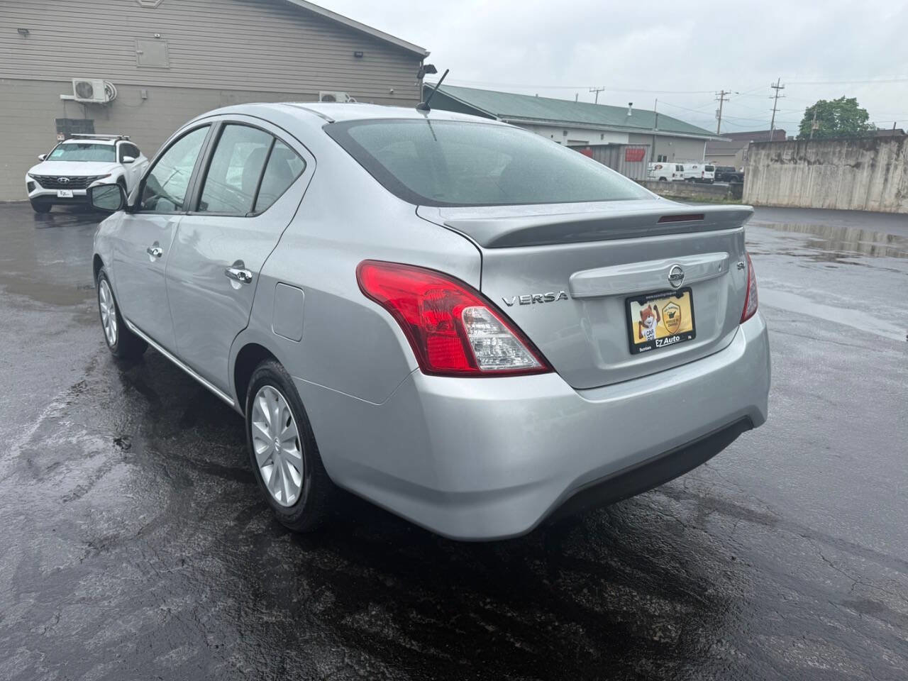Used 2017 Nissan Versa SV FWD image 6