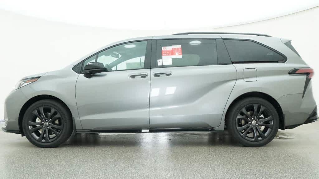 New 2026 Toyota Sienna XSE FWD image 22