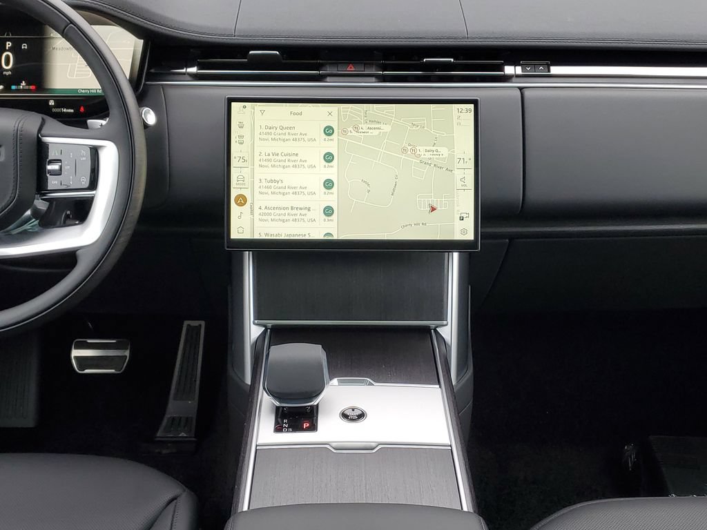 New 2026 Land Rover Range Rover Long Wheelbase SE AWD/4WD image 26