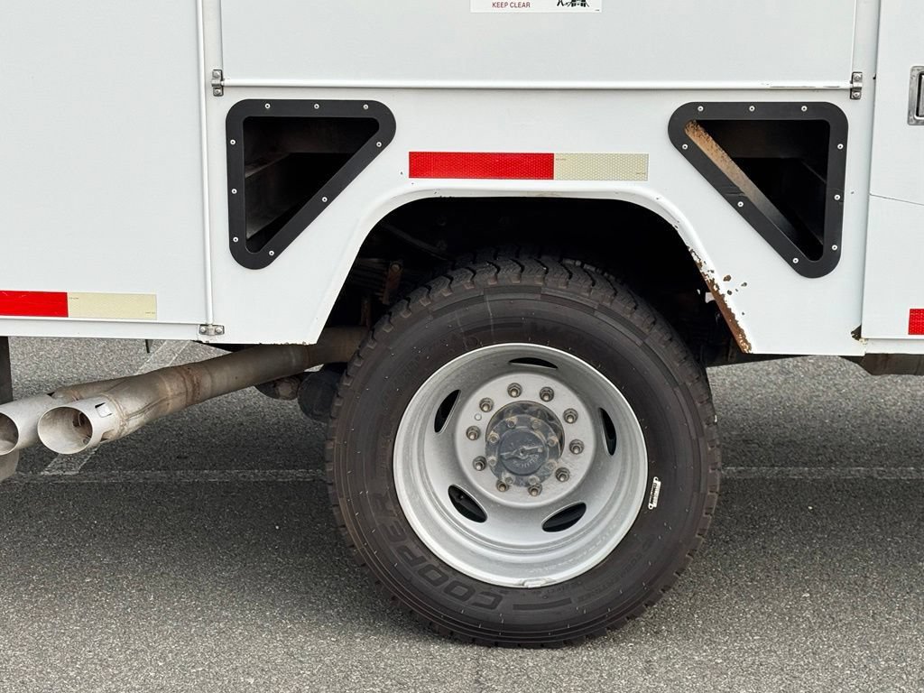 Used 2018 Ford F550 2WD Regular Cab Super Duty image 32