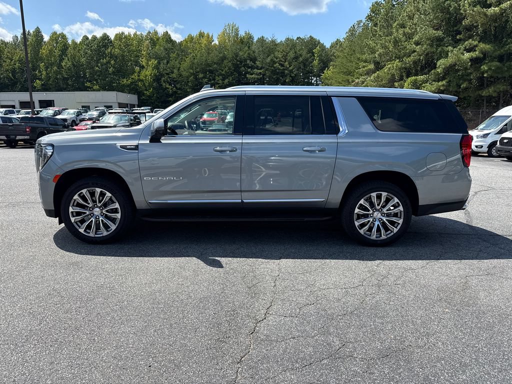 Used 2024 GMC Yukon XL Denali AWD/4WD image 4
