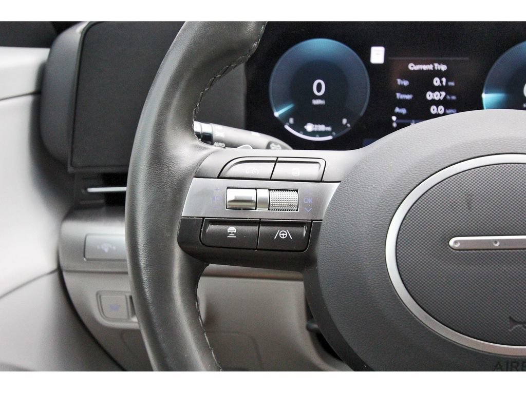Certified 2025 Hyundai Kona Limited AWD/4WD image 18