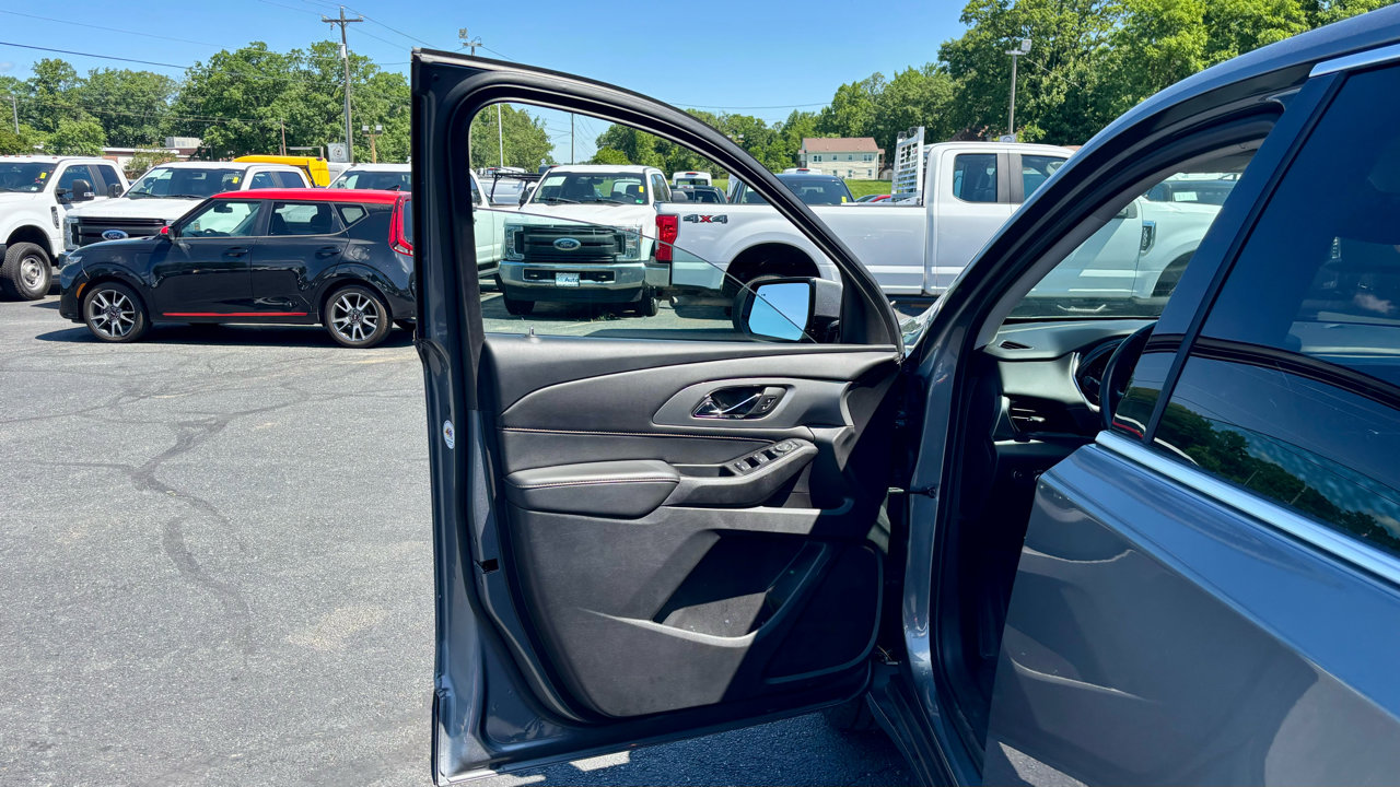 Used 2020 Chevrolet Traverse LT w/ LPO, Cargo Package image 14