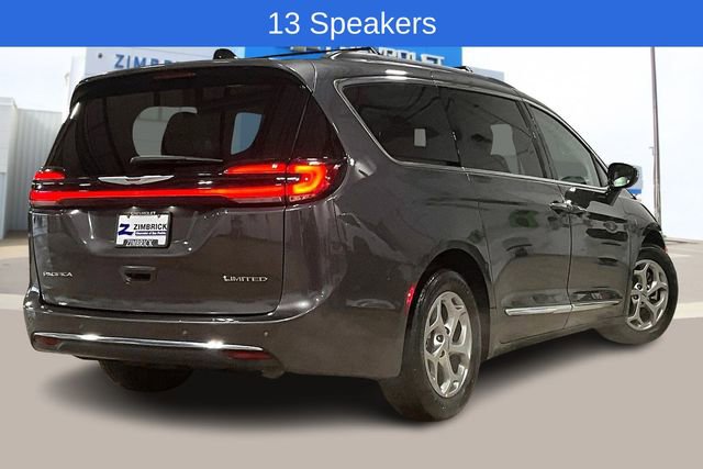 Used 2023 Chrysler Pacifica Limited image 8