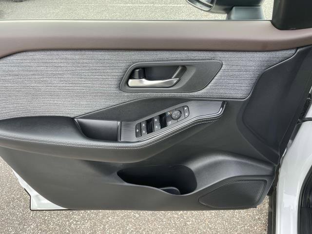 Certified 2023 Nissan Rogue SV image 17