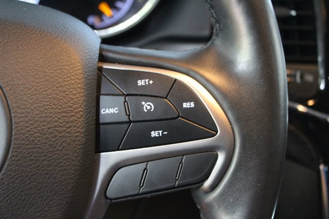 Used 2021 Jeep Grand Cherokee Laredo X AWD/4WD image 17