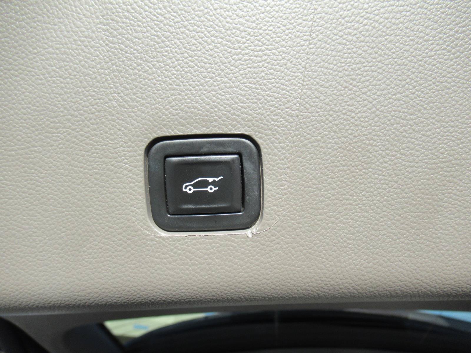 Used 2021 Chevrolet Traverse LT w/ LT Premium Package AWD/4WD image 38
