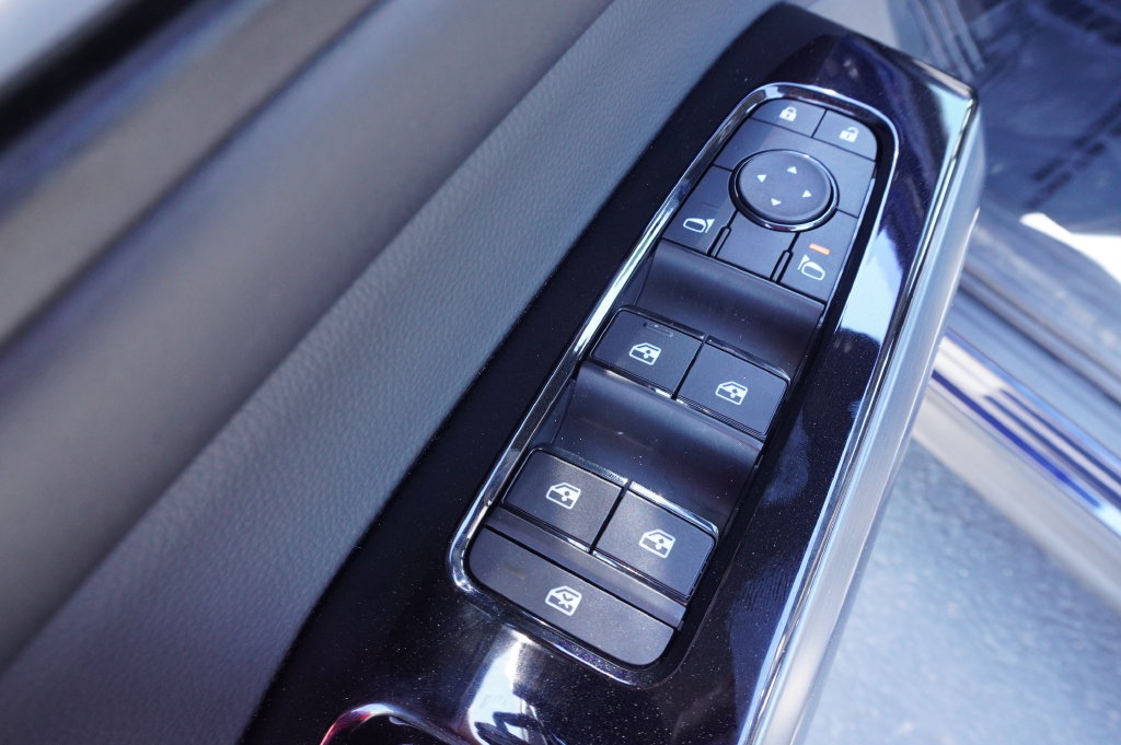 New 2026 Nissan Pathfinder SL w/ SL Premium Package FWD image 17
