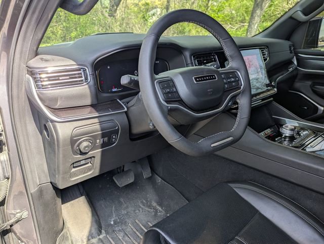 Used 2024 Jeep Wagoneer 4WD w/ Convenience Group I image 13