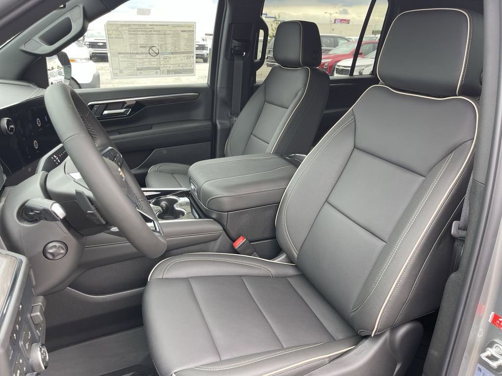 New 2026 Chevrolet Suburban Premier w/ Sun And Tow Package AWD/4WD image 11