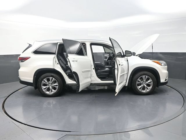 Used 2015 Toyota Highlander XLE AWD/4WD image 47
