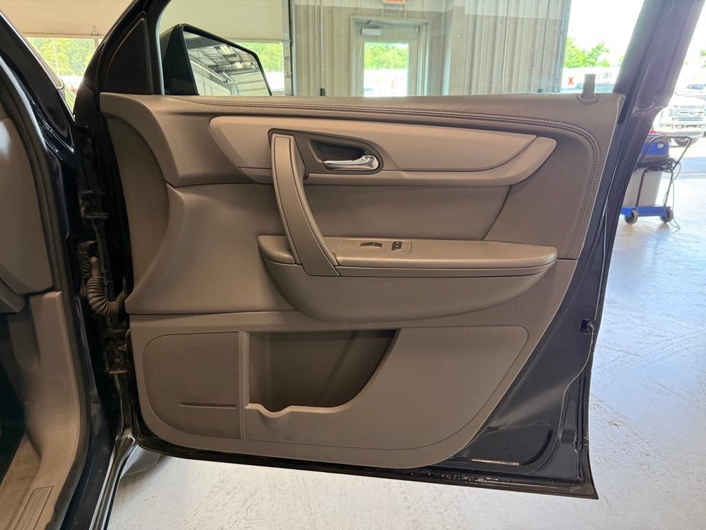Used 2015 Chevrolet Traverse LS FWD image 33