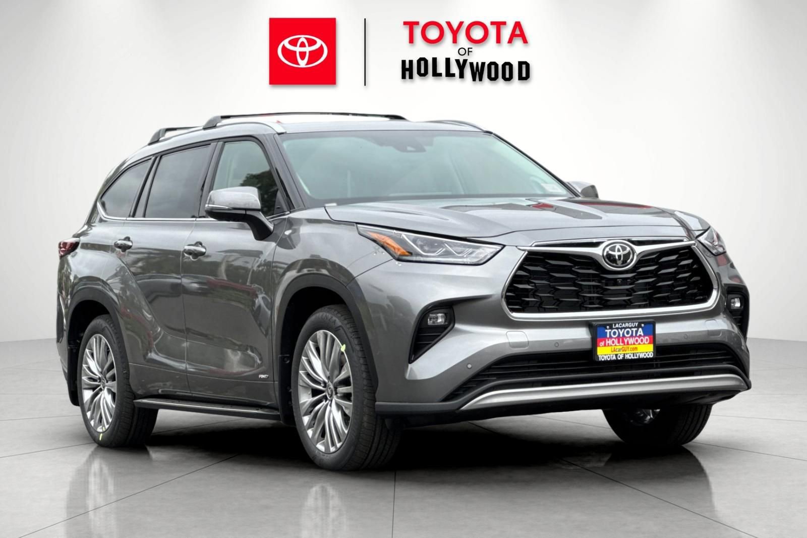 New 2026 Toyota Highlander Platinum AWD/4WD image 1