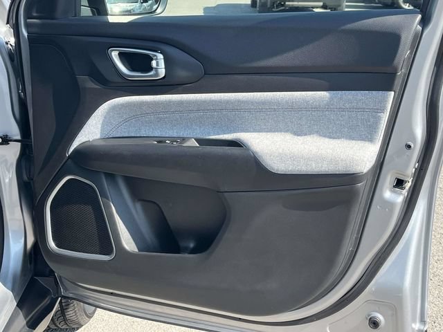 Used 2023 Jeep Compass Latitude AWD/4WD image 25
