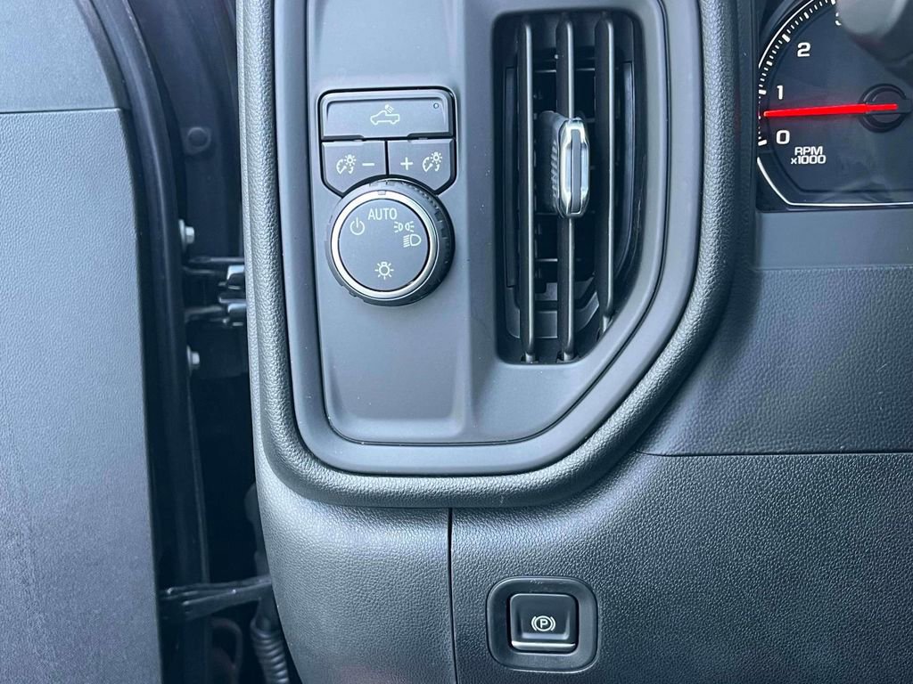 Used 2019 Chevrolet Silverado 1500 Custom w/ Trailering Package image 27