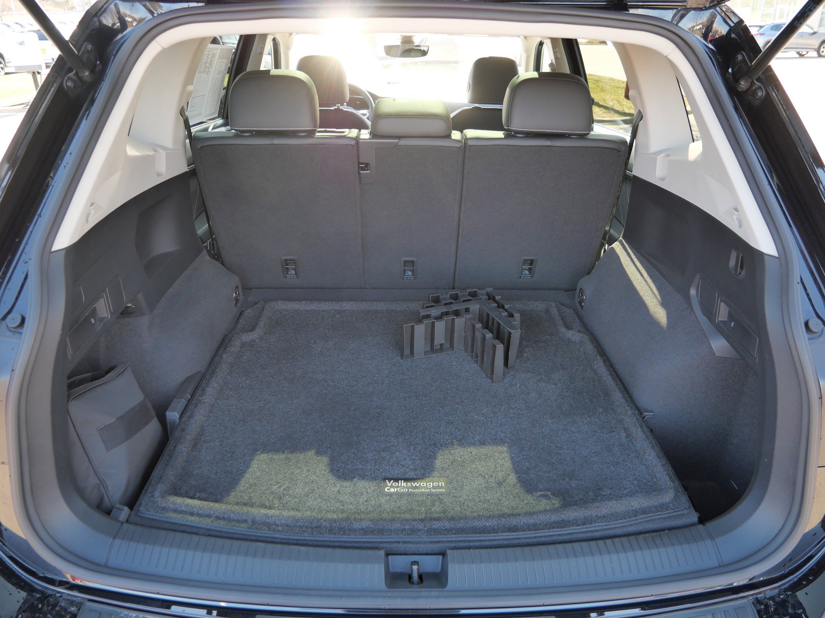 Certified 2022 Volkswagen Tiguan SE w/ Panoramic Sunroof Package image 18