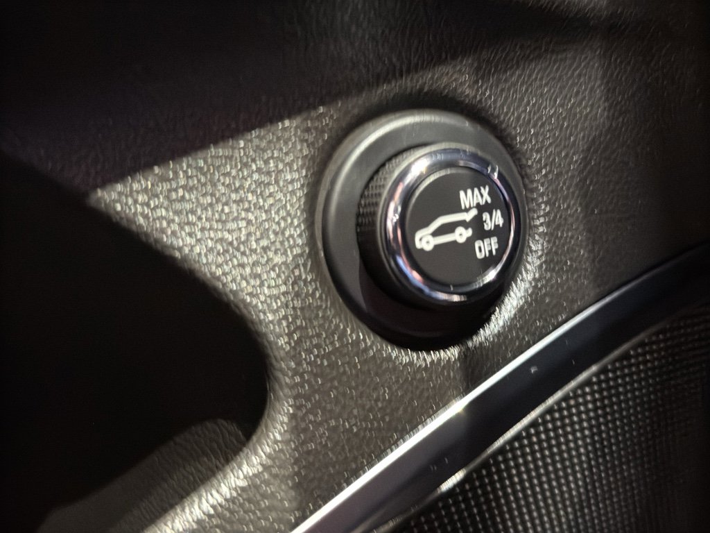 Used 2024 Buick Enclave Avenir w/ Avenir Technology Package image 40