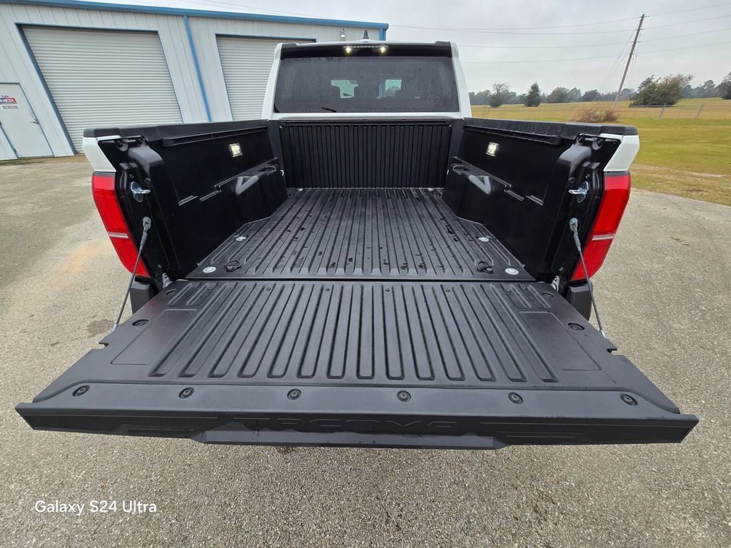 Used 2025 Toyota Tacoma SR image 8