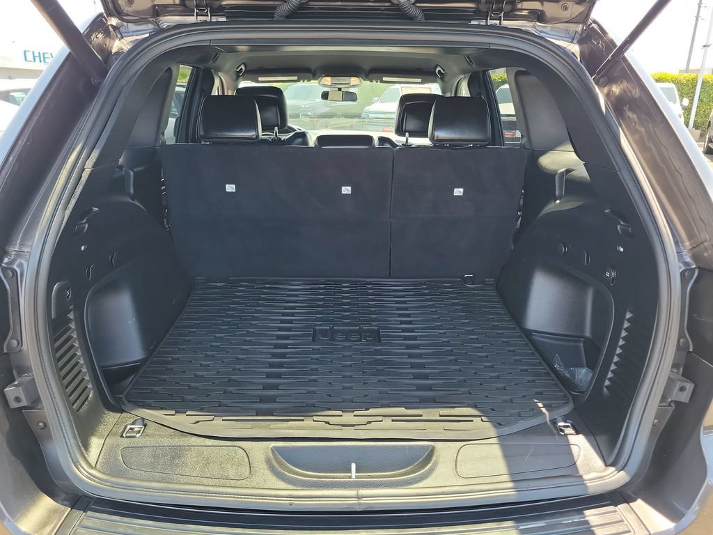 Used 2021 Jeep Grand Cherokee Laredo X AWD/4WD image 25
