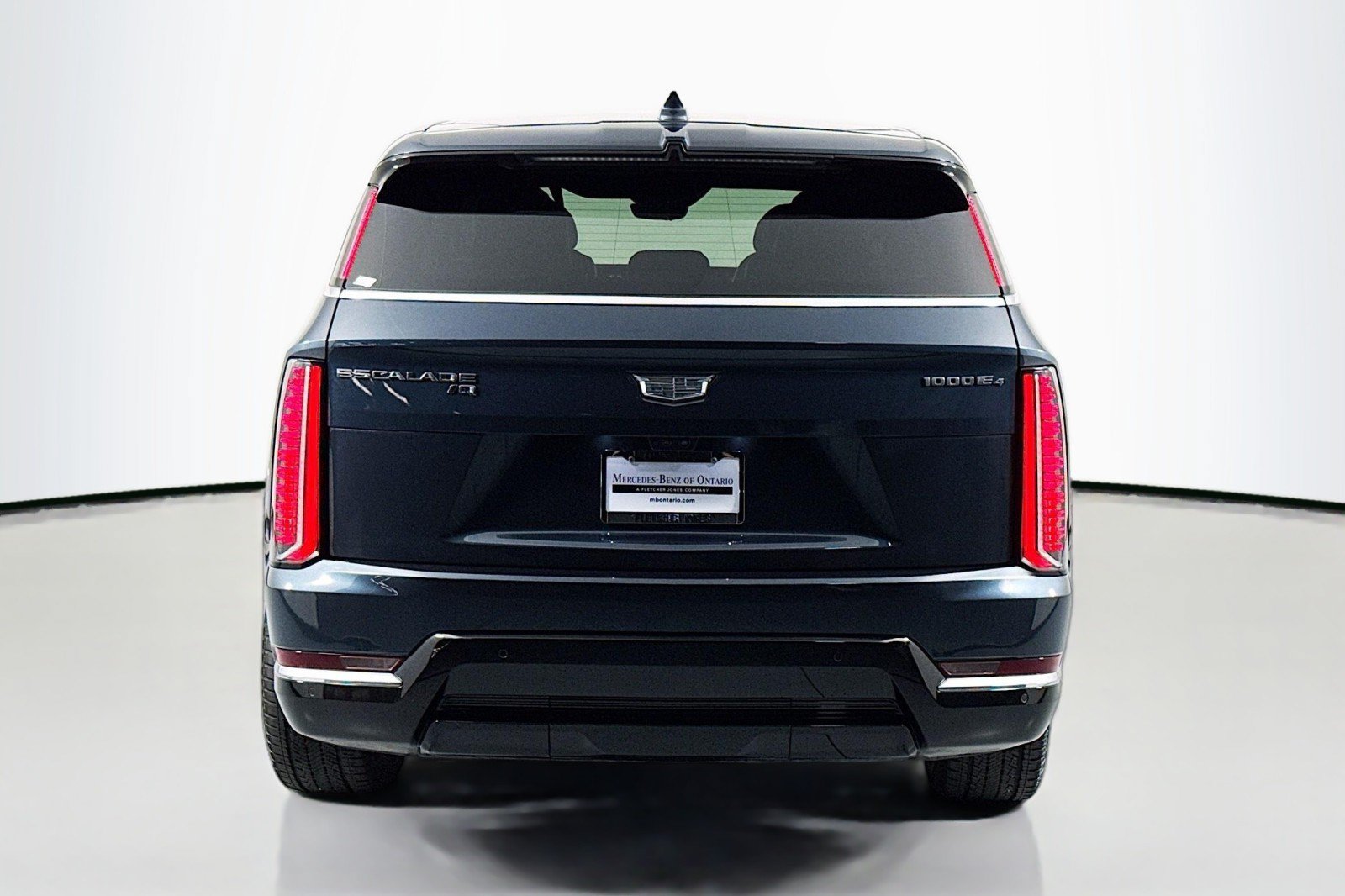 Used 2026 Cadillac Escalade IQ Luxury 2 w/ LPO, Floor Liner Package AWD/4WD image 5
