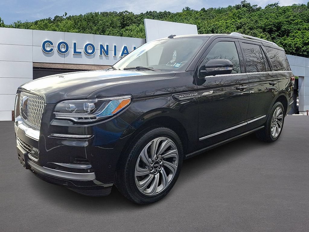 Used 2022 Lincoln Navigator Reserve AWD/4WD image 3