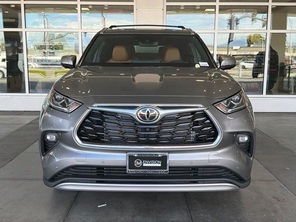 New 2026 Toyota Highlander Platinum AWD/4WD image 4