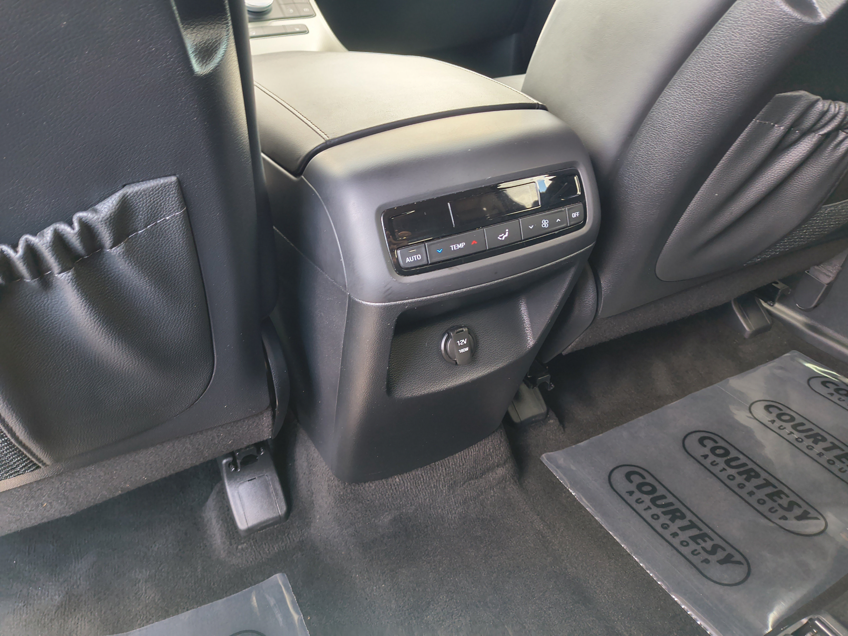 Certified 2024 Hyundai Palisade SEL FWD image 13