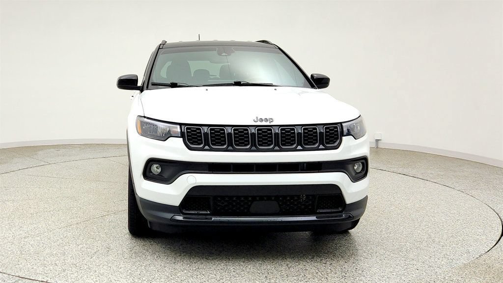 Used 2024 Jeep Compass Latitude w/ Altitude Special Edition AWD/4WD image 2
