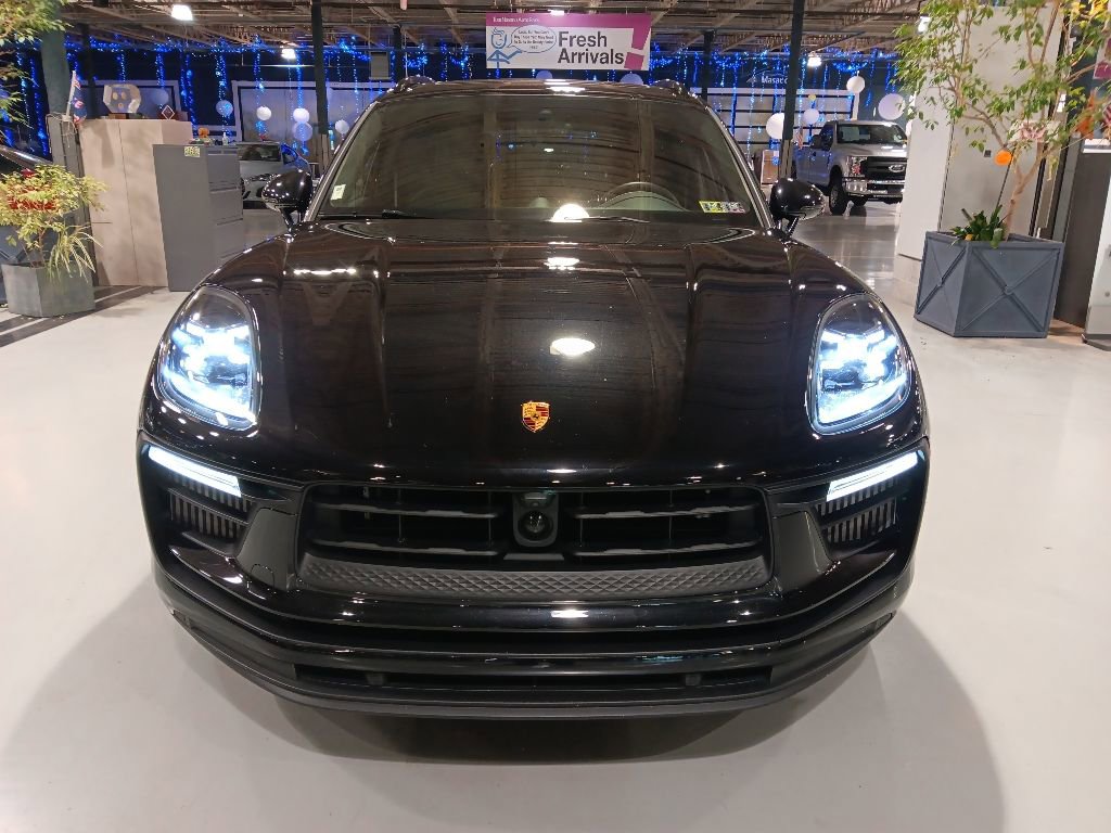 Used 2024 Porsche Macan S AWD/4WD image 3