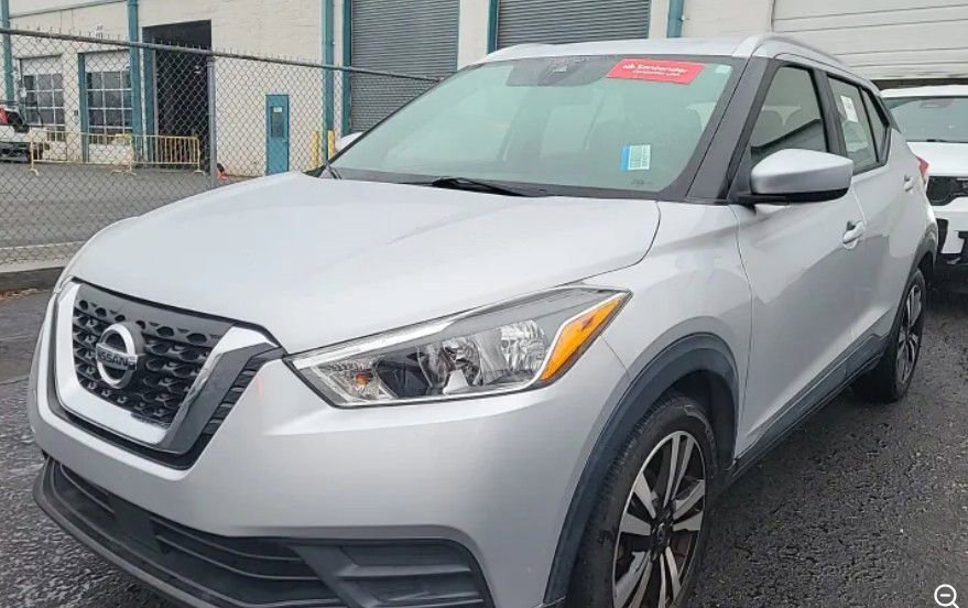 Used 2020 Nissan Kicks SV image 1